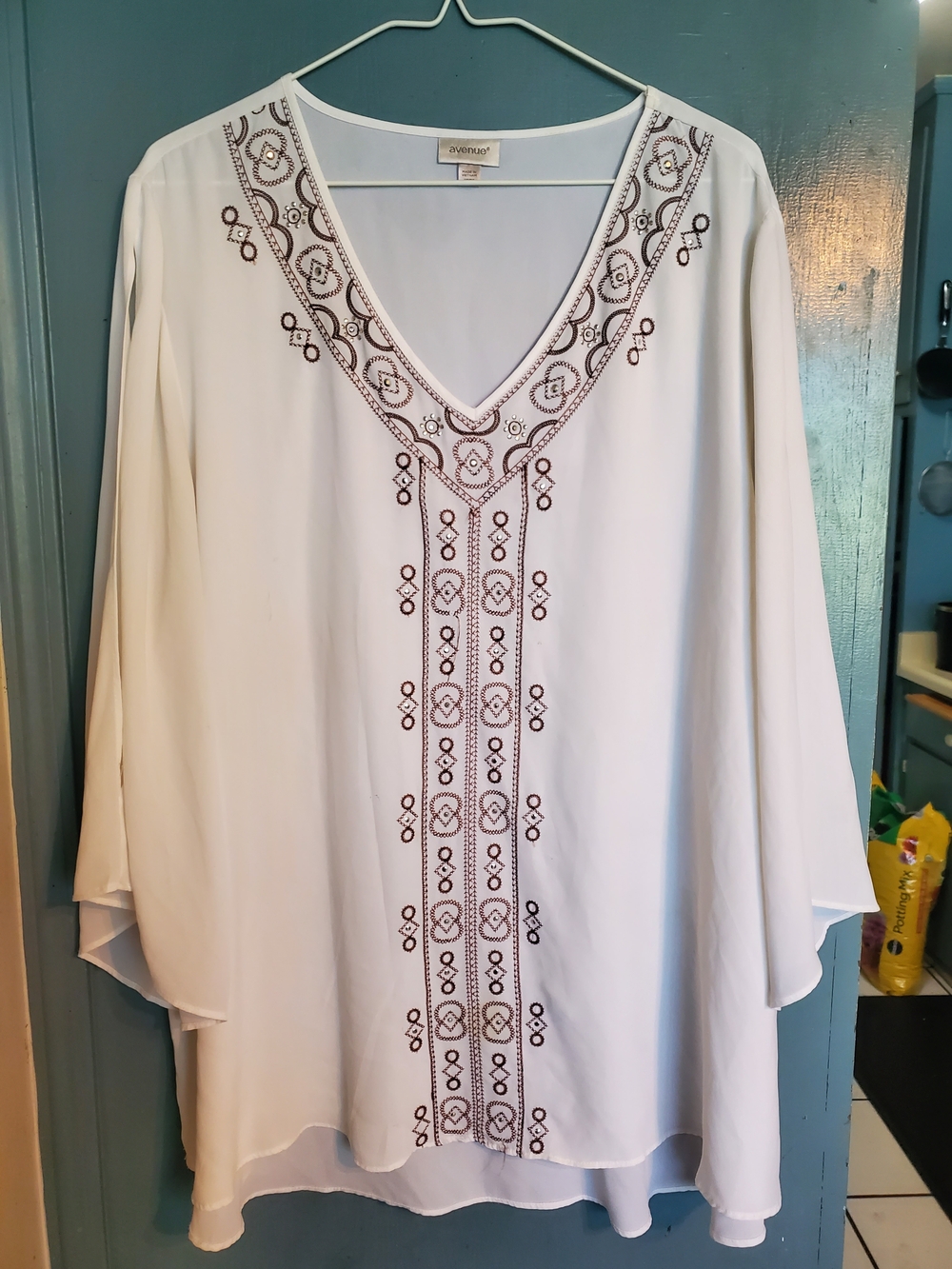 Avenue White V-Neck Embroidered Tunic